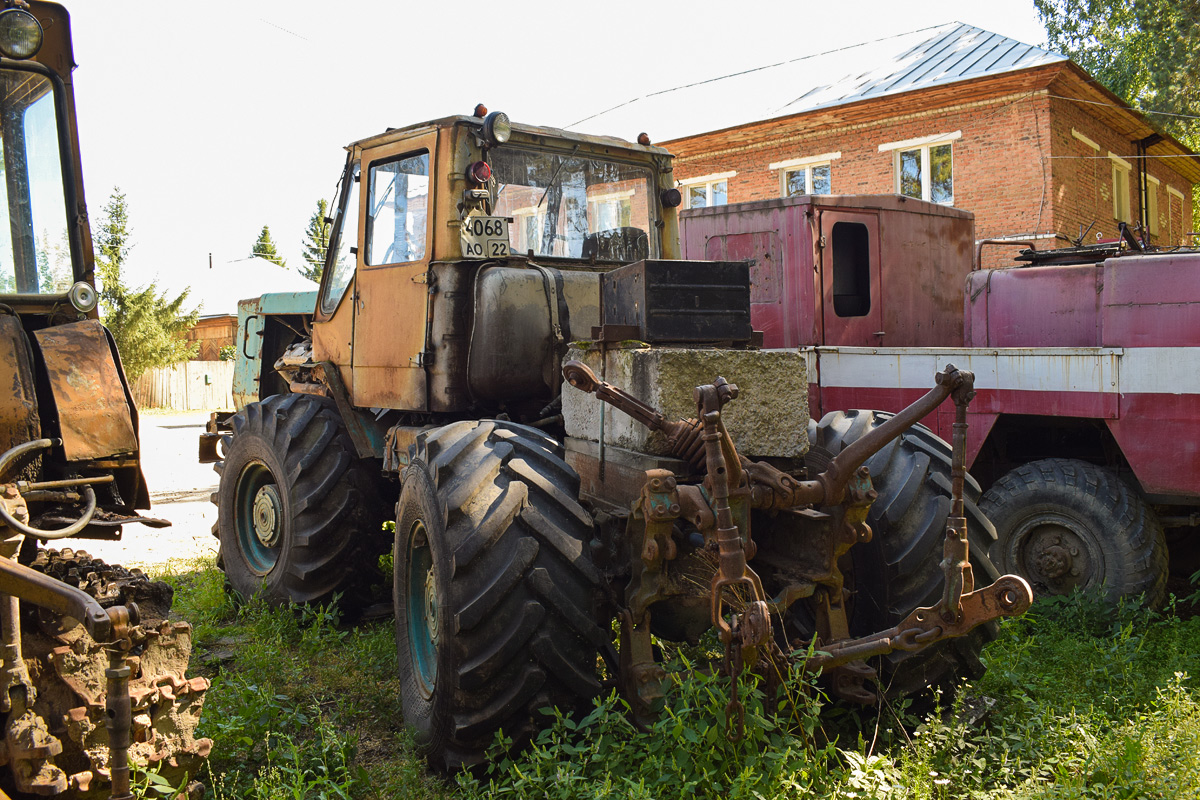 Алтайский край, № 4068 АО 22 — Т-150К