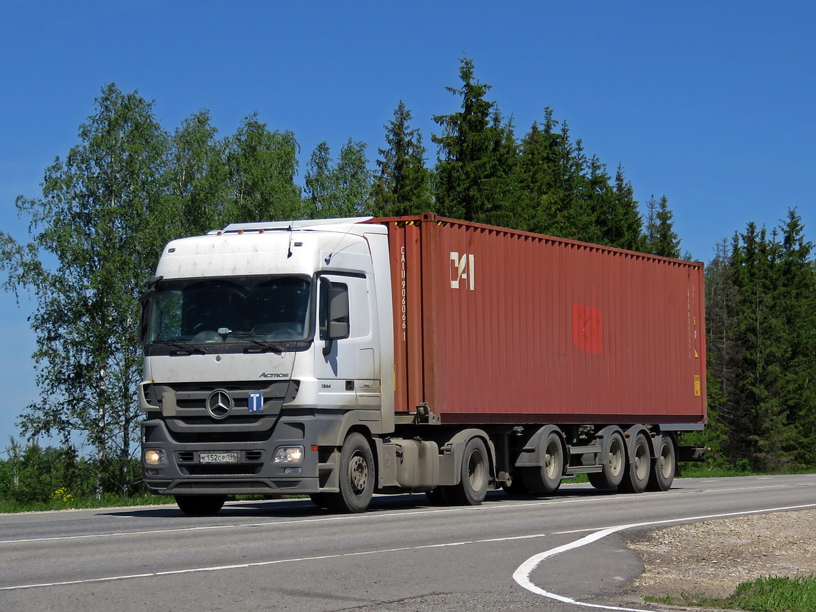 Свердловская область, № К 152 СР 196 — Mercedes-Benz Actros ('2009) 1844