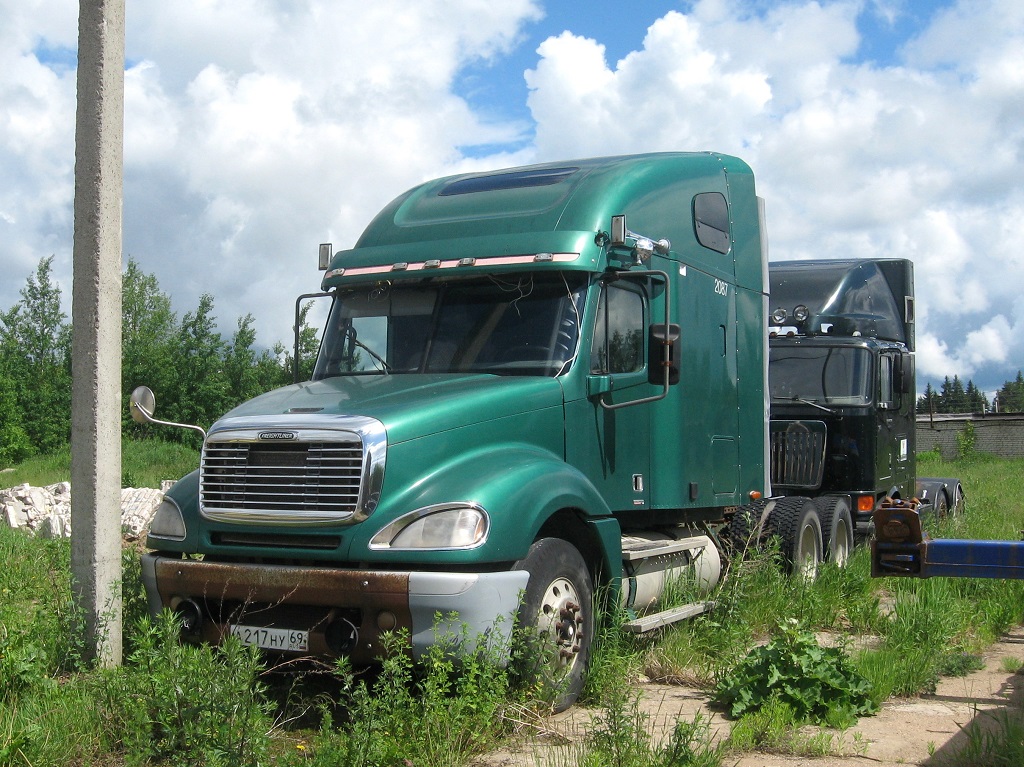 Тверская область, № А 217 НУ 69 — Freightliner Columbia