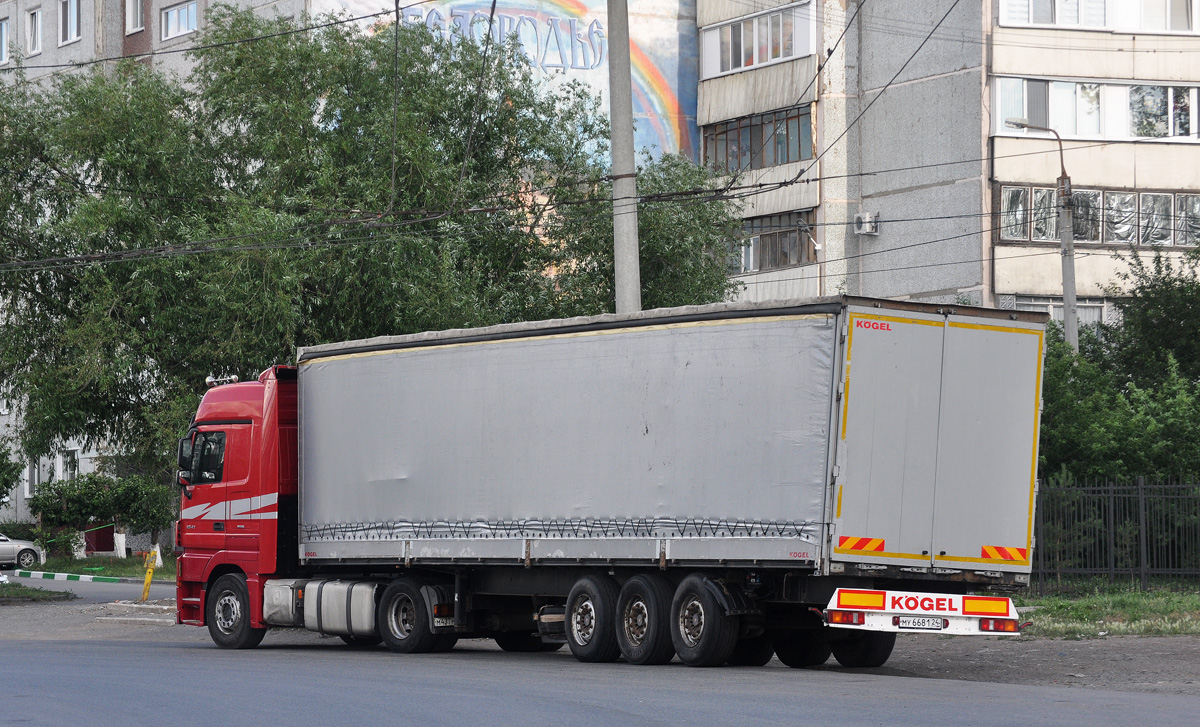 Чувашия, № М 437 МК 21 — Mercedes-Benz Actros ('2009) 1841; Красноярский край, № МУ 6681 24 — Kögel (общая модель)