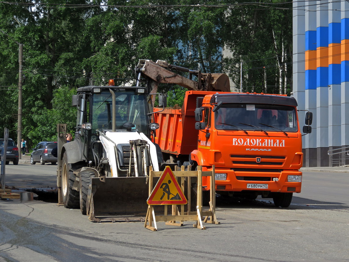 Кировская область, № (43) Б/Н СТ 0041 — TLB-825 (RM-Terex) (UMG); Кировская область, № Р 680 РМ 43 — КамАЗ-65115-50