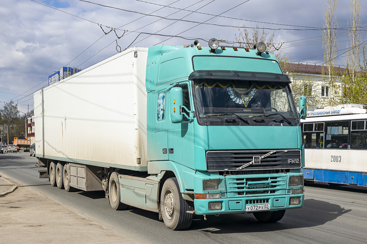 Башкортостан, № У 072 РХ 02 — Volvo ('1993) FH12.420