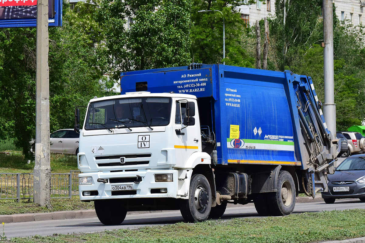 Волгоградская область, № О 304 АВ 196 — КамАЗ-53605-A5(48)