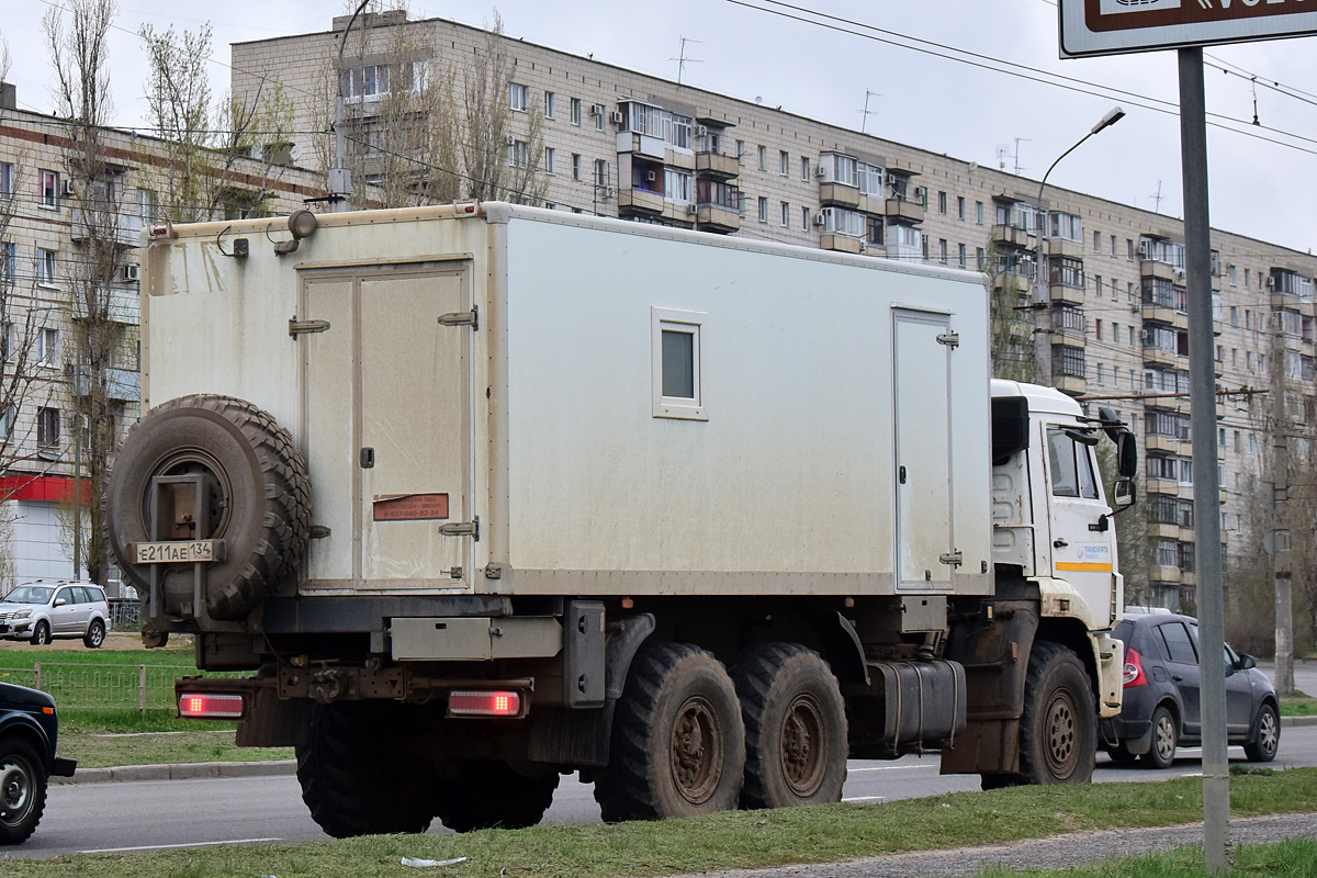 Волгоградская область, № Е 211 АЕ 134 — КамАЗ-43118-46