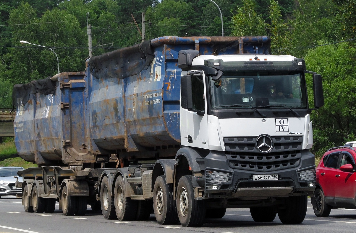 Московская область, № Е 563 АЕ 790 — Mercedes-Benz Arocs 4142 [Z9M]