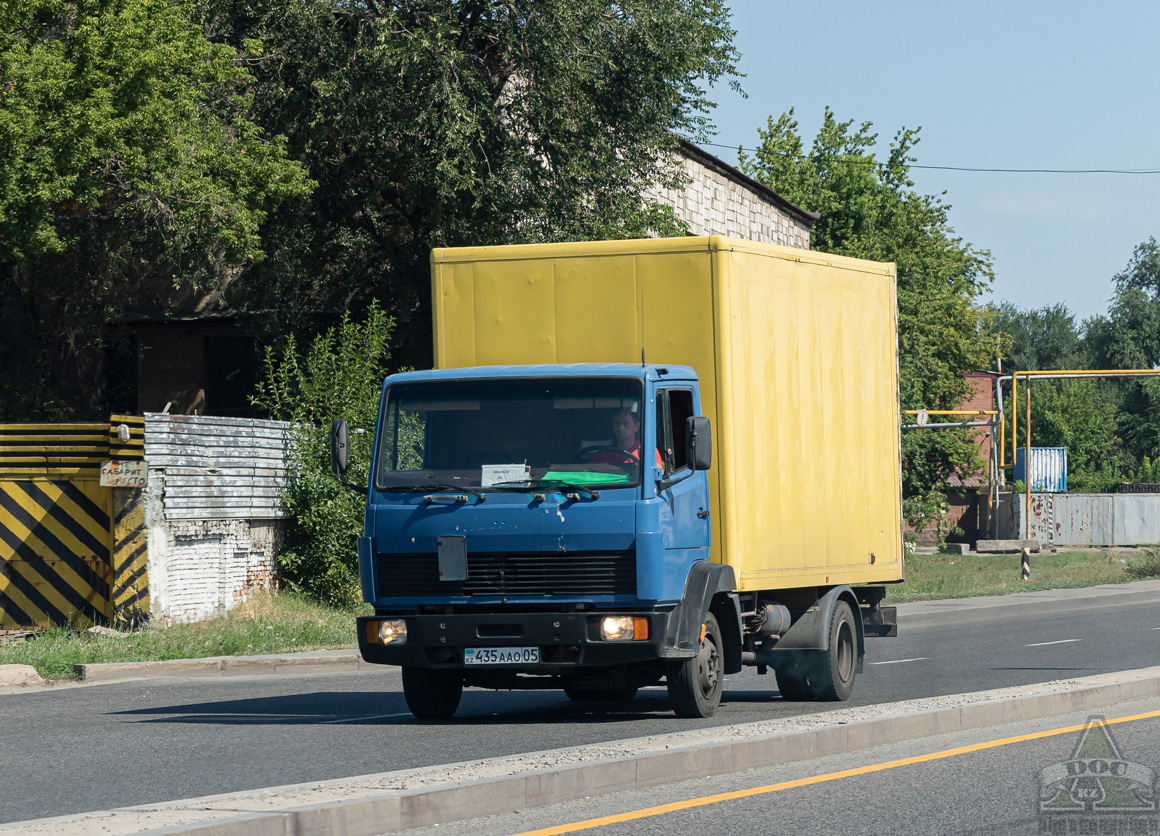 Алматинская область, № 435 AAO 05 — Mercedes-Benz LK 814