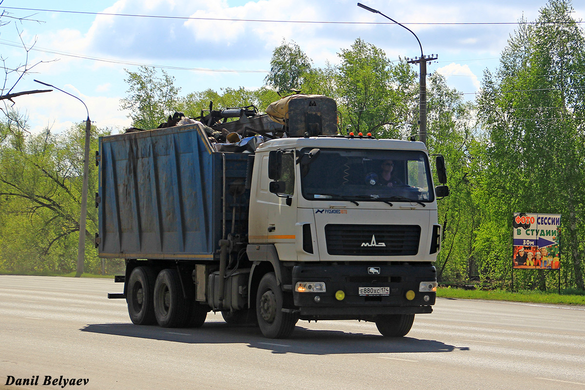 Челябинская область, № Е 880 ХС 174 — МАЗ-6312C5