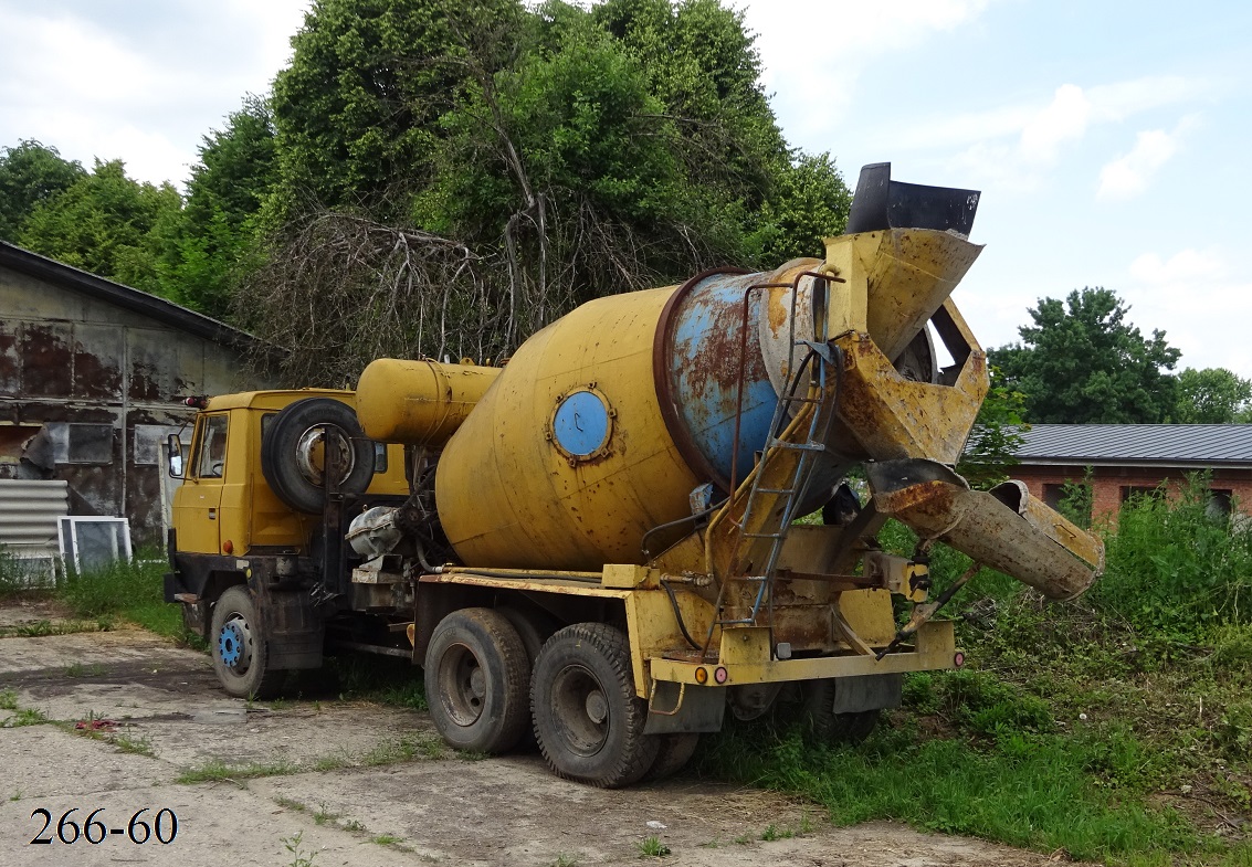 Венгрия, № LPY-250 — Tatra 815 P14