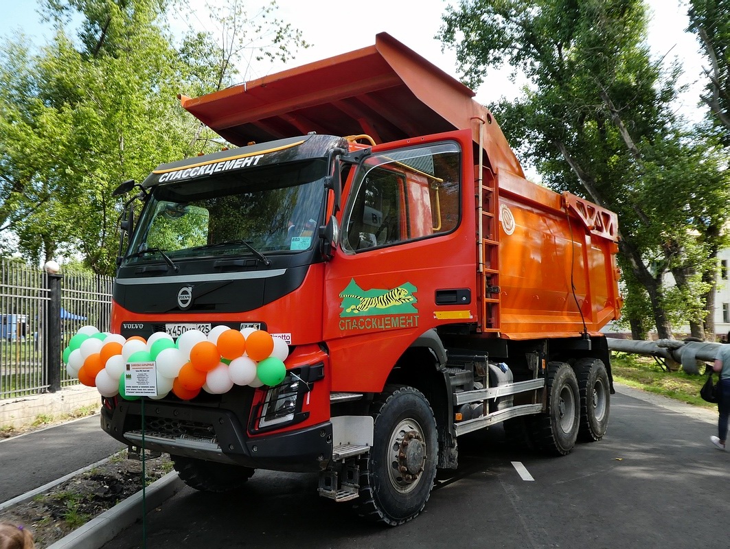 Приморский край, № Х 450 МР 125 — Volvo ('2013) FMX.420 [X9P]; Приморский край — День строителя в Спасске-Дальнем