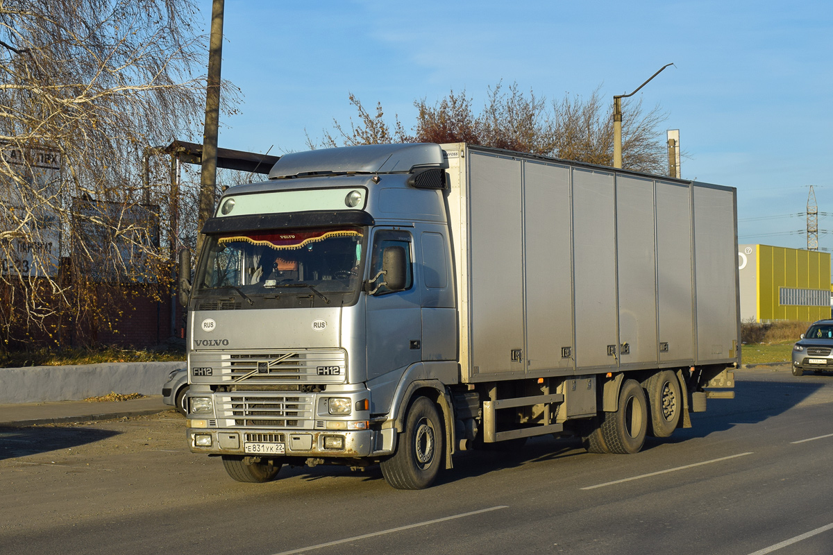 Алтайский край, № Е 831 УК 22 — Volvo ('1993) FH12.460