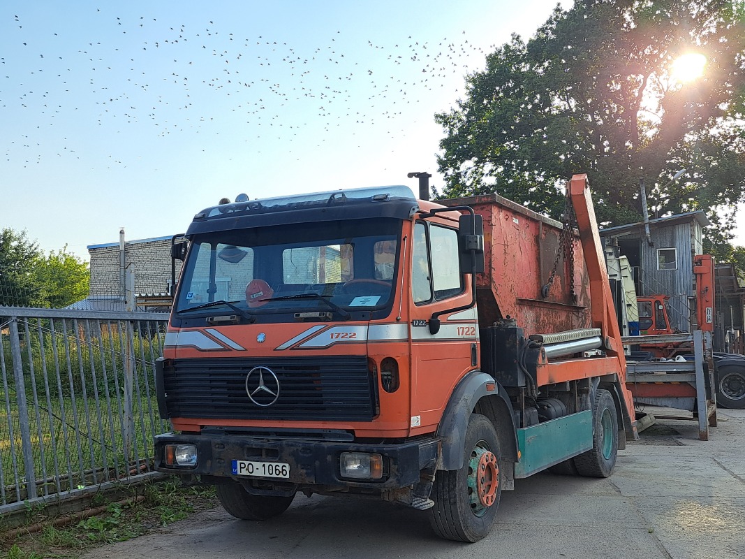 Латвия, № PO-1066 — Mercedes-Benz SK 1722