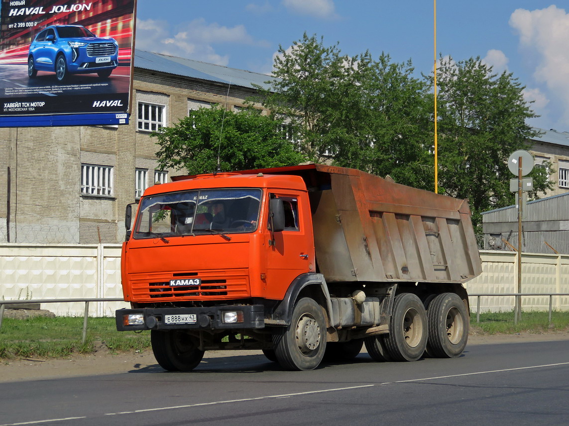 Кировская область, № Е 888 НХ 43 — КамАЗ-65115-02 [65115C]