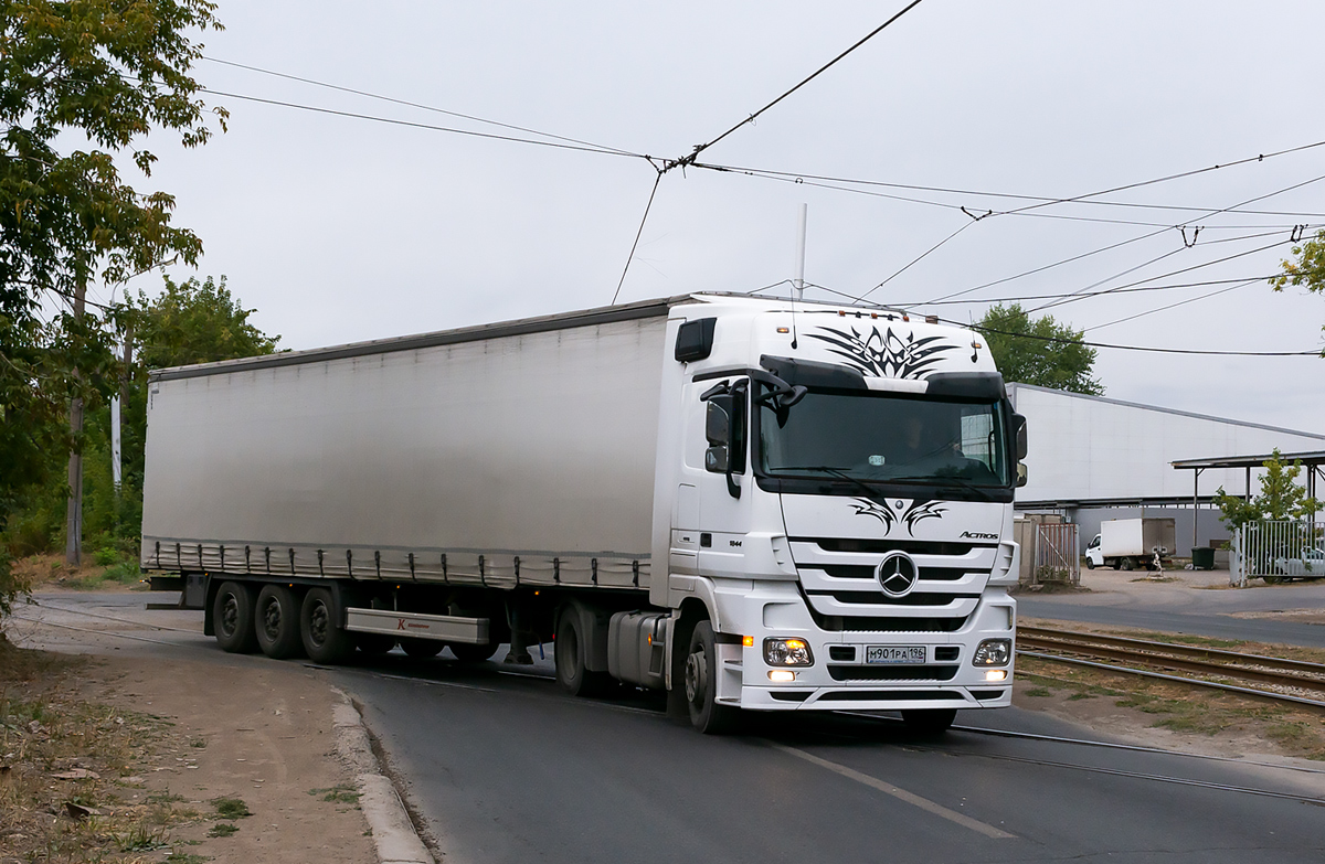 Свердловская область, № М 901 РА 196 — Mercedes-Benz Actros ('2009) 1844