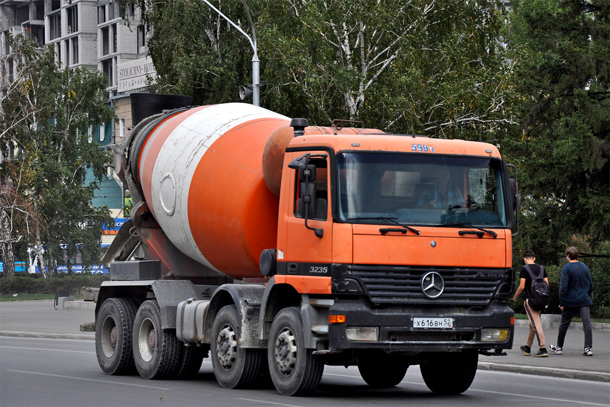 Алтайский край, № Х 616 ВН 52 — Mercedes-Benz Actros ('1997) 3235