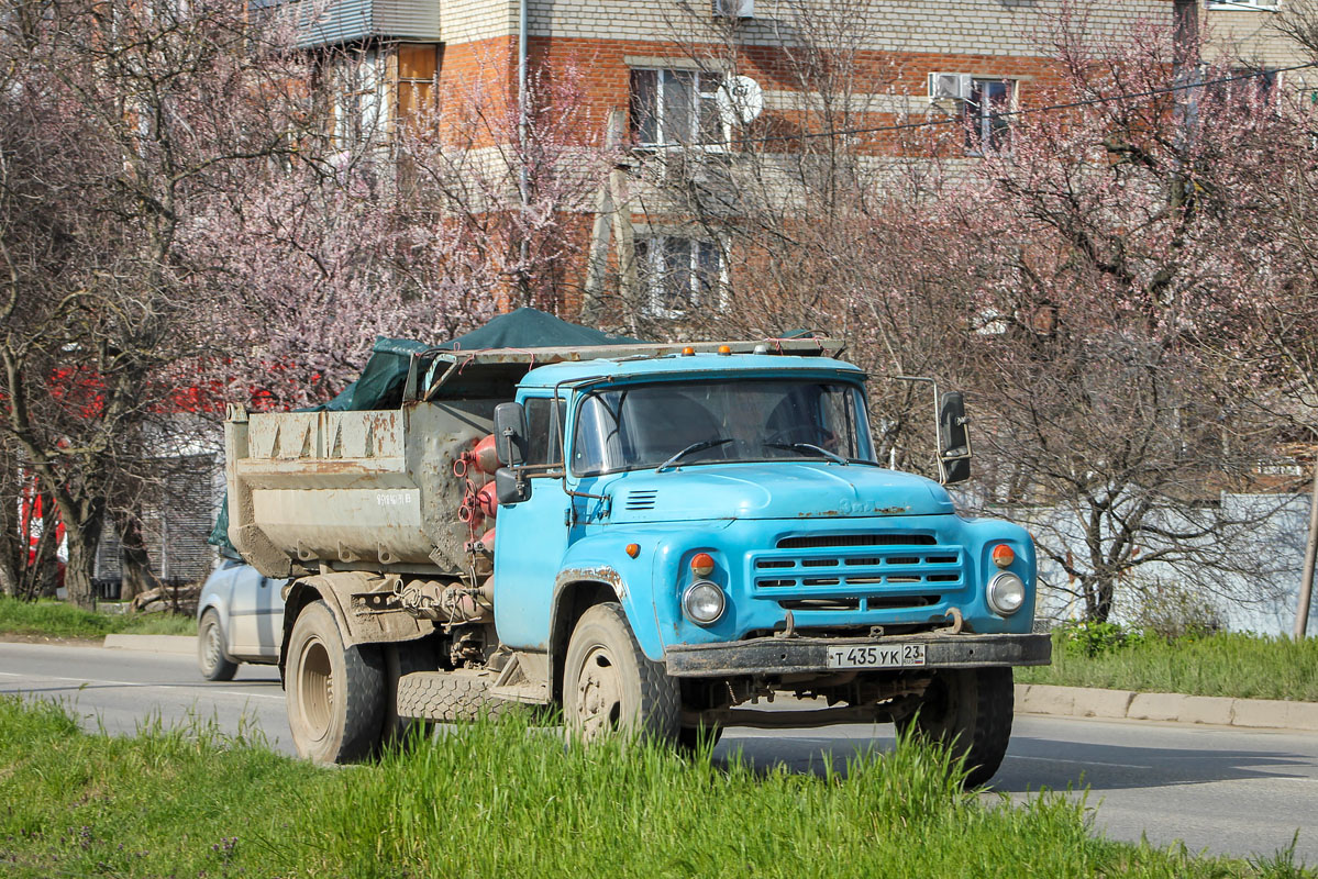 Краснодарский край, № Т 435 УК 23 — ЗИЛ-495710