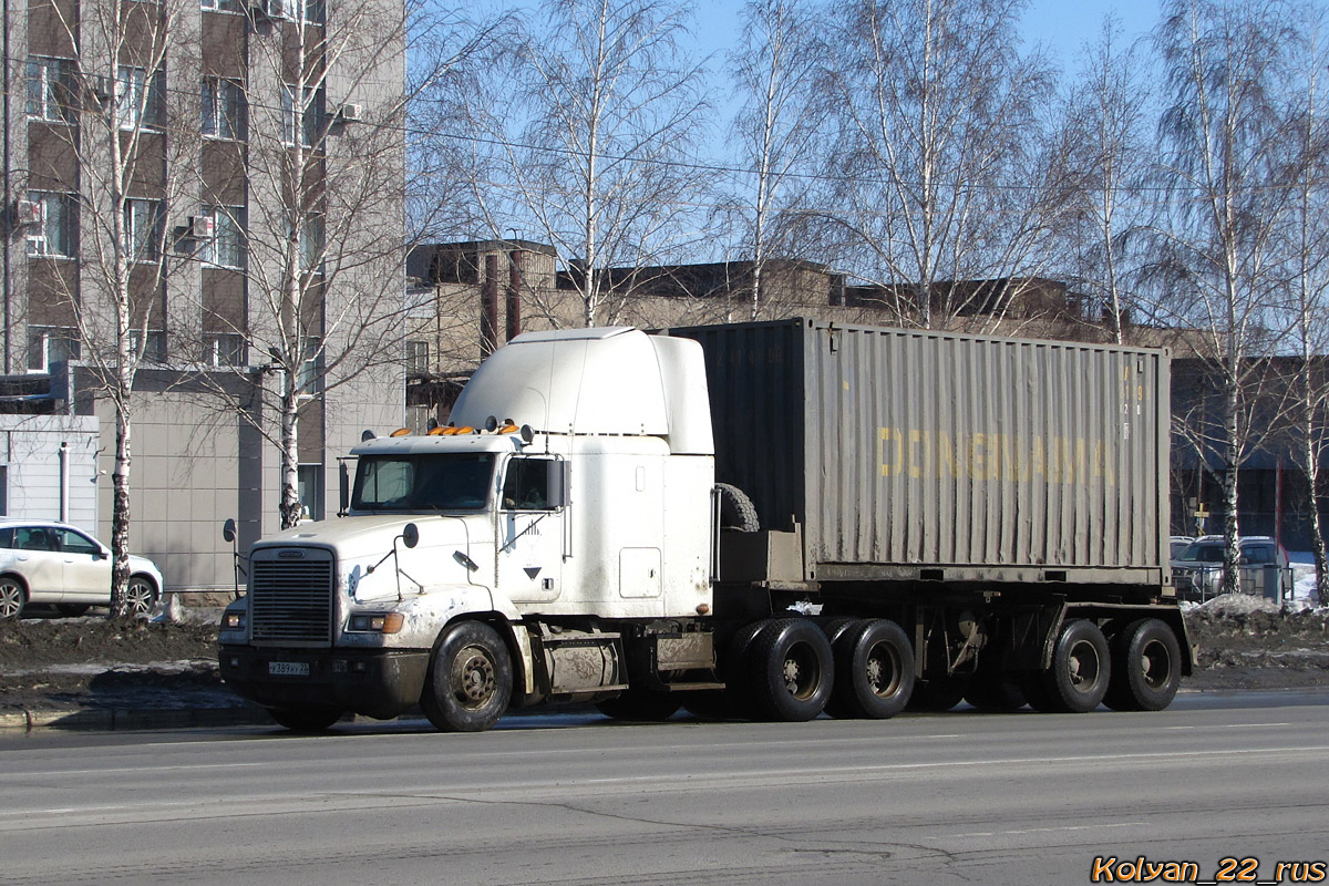 Алтайский край, № У 389 НУ 22 — Freightliner FLD 112