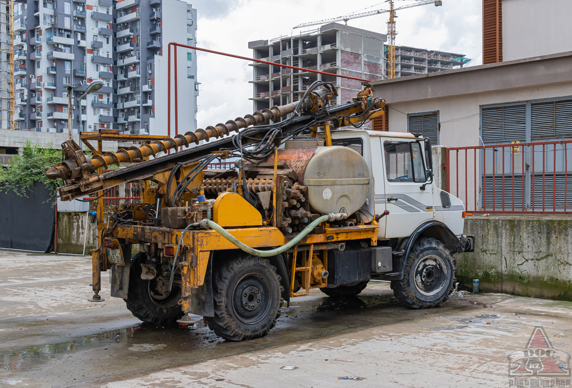 Грузия, № DV-365-DV — Mercedes-Benz Unimog (общ.м)