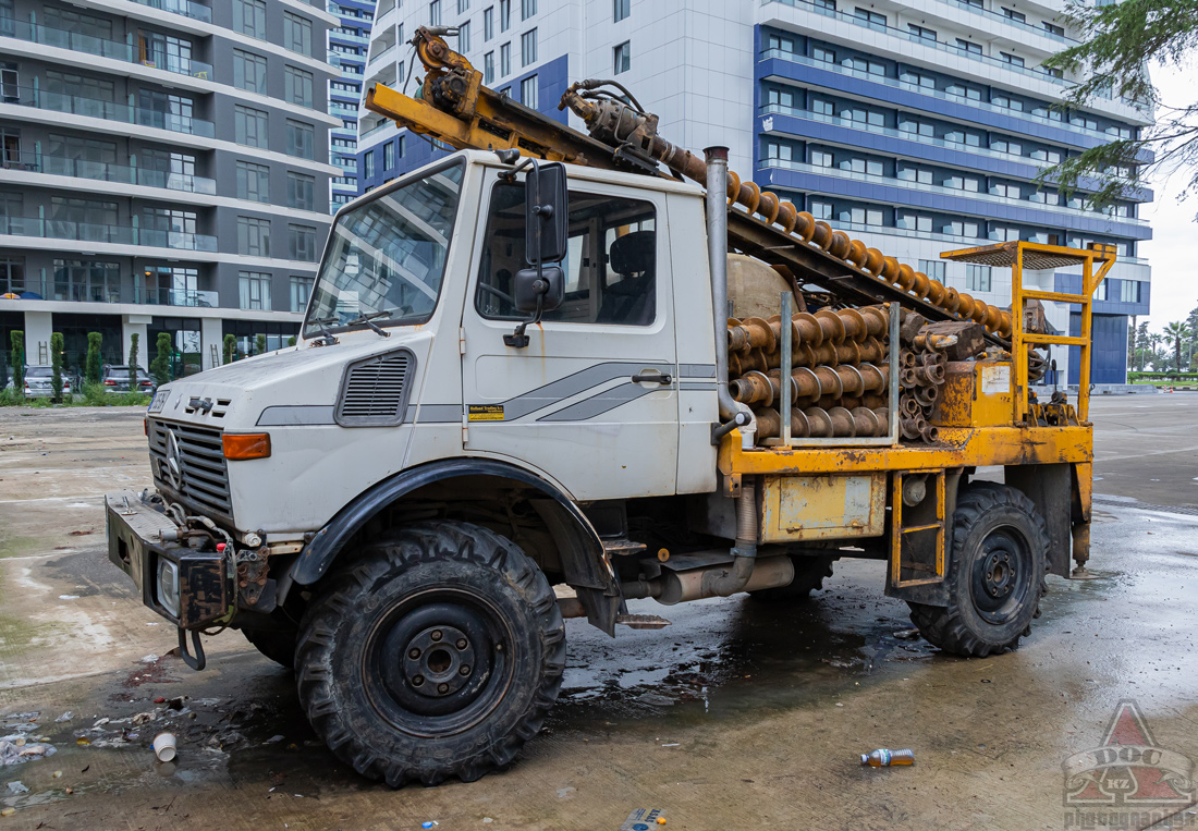 Грузия, № DV-365-DV — Mercedes-Benz Unimog (общ.м)