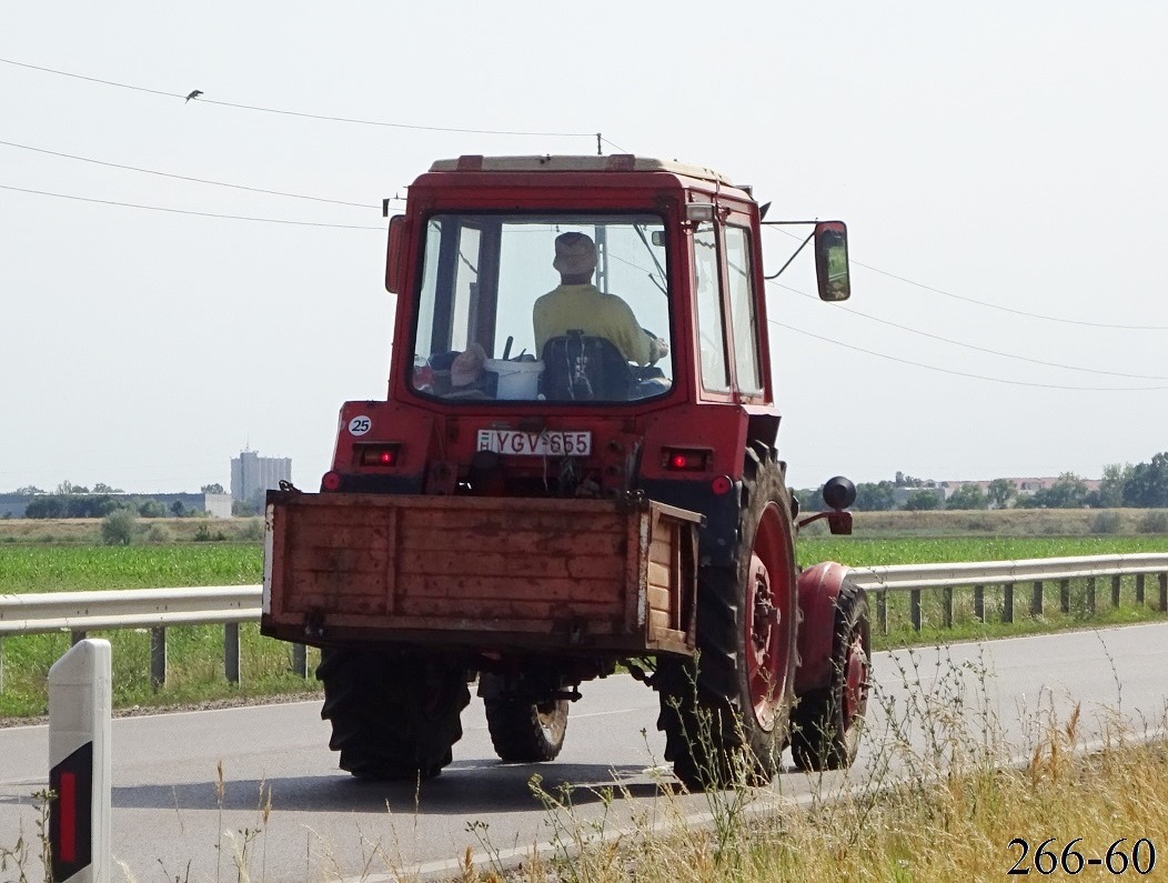 Венгрия, № YGV-655 — МТЗ-82; Венгрия — Трактора с навесным оборудованием для транспортировки ящиков