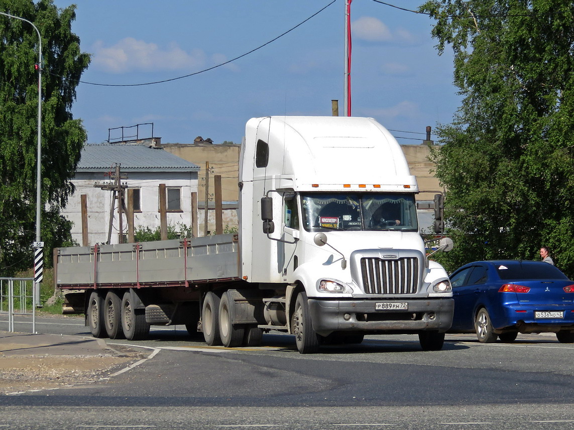 Тюменская область, № Р 889 РН 72 — Freightliner Columbia