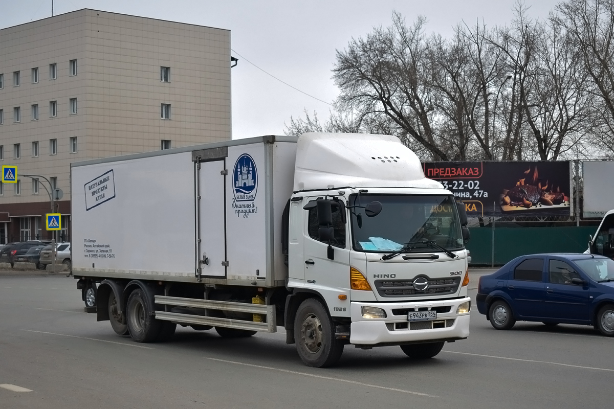 Алтайский край, № Е 943 РК 154 — Hino 500