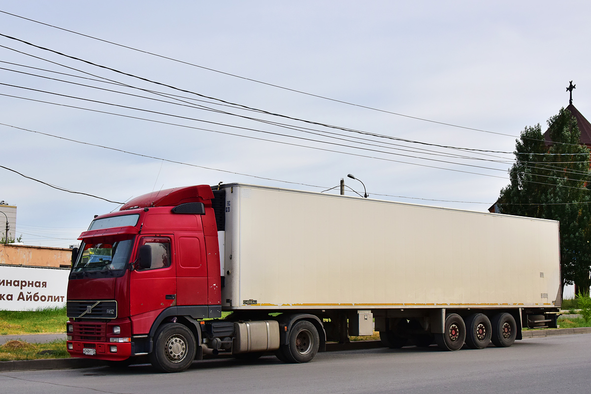 Волгоградская область, № К 048 РТ 134 — Volvo ('1993) FH12.380