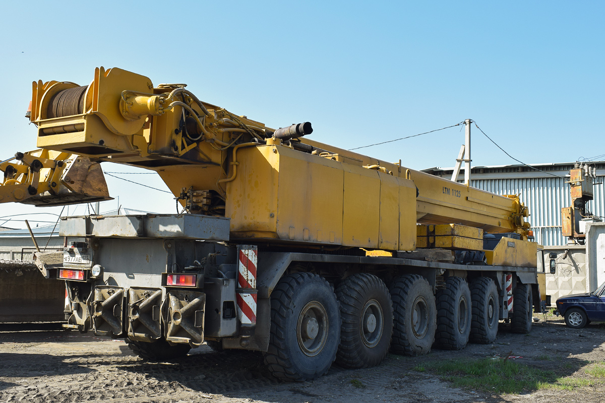 Алтайский край, № А 977 АЕ 122 — Liebherr (общая модель)