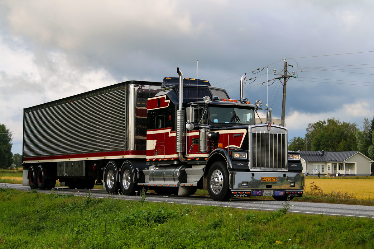 Дания, № CZ 80 675 — Kenworth W900