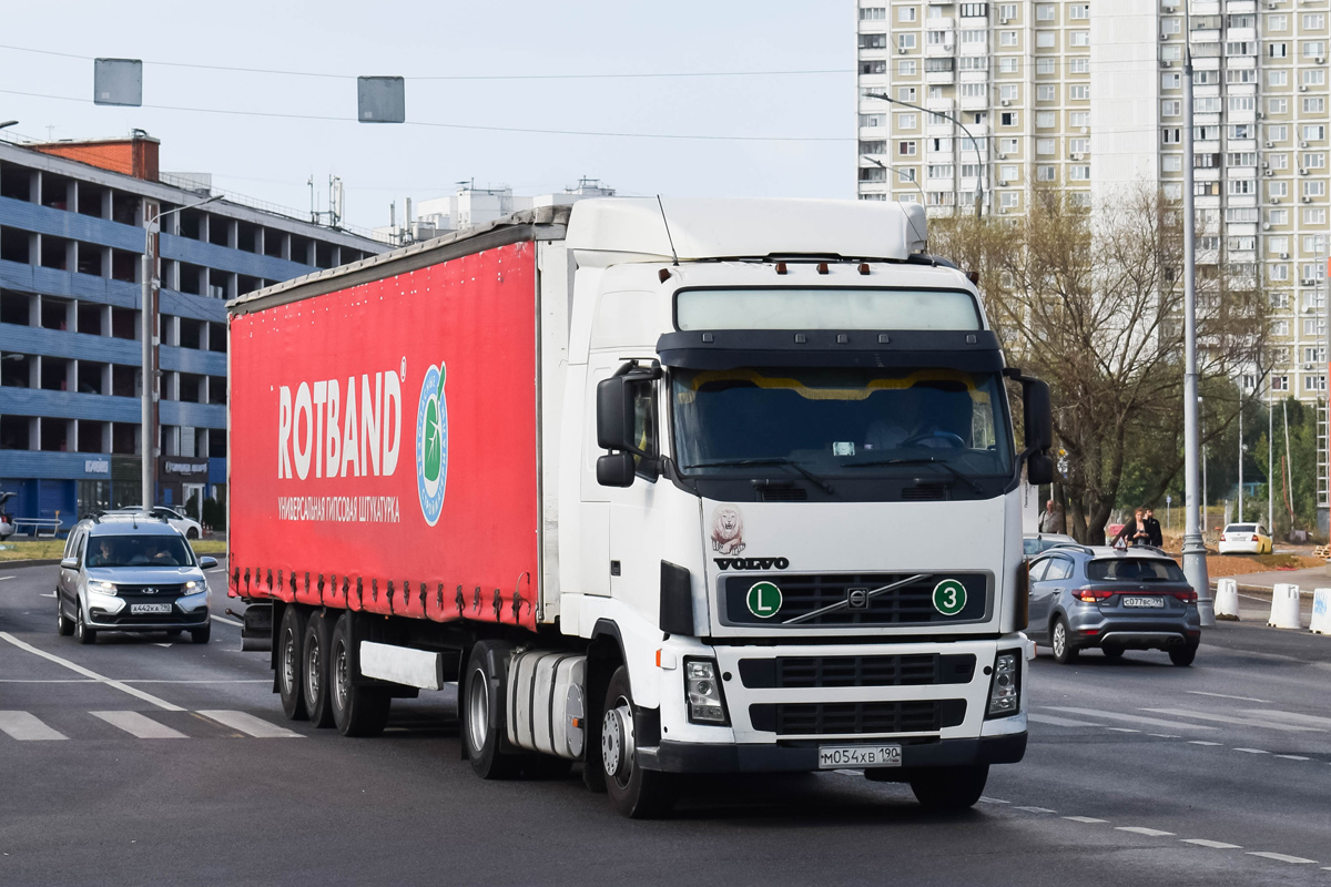 Московская область, № М 054 ХВ 190 — Volvo ('2002) FH12.420