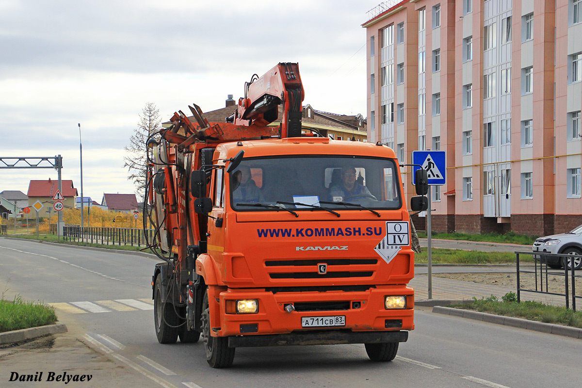 Ненецкий автономный округ, № А 711 СВ 83 — КамАЗ-43253-R4(28)