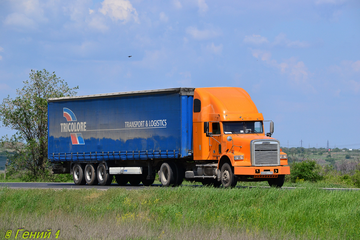 Волгоградская область, № В 440 УТ 134 — Freightliner FLD 120 SD