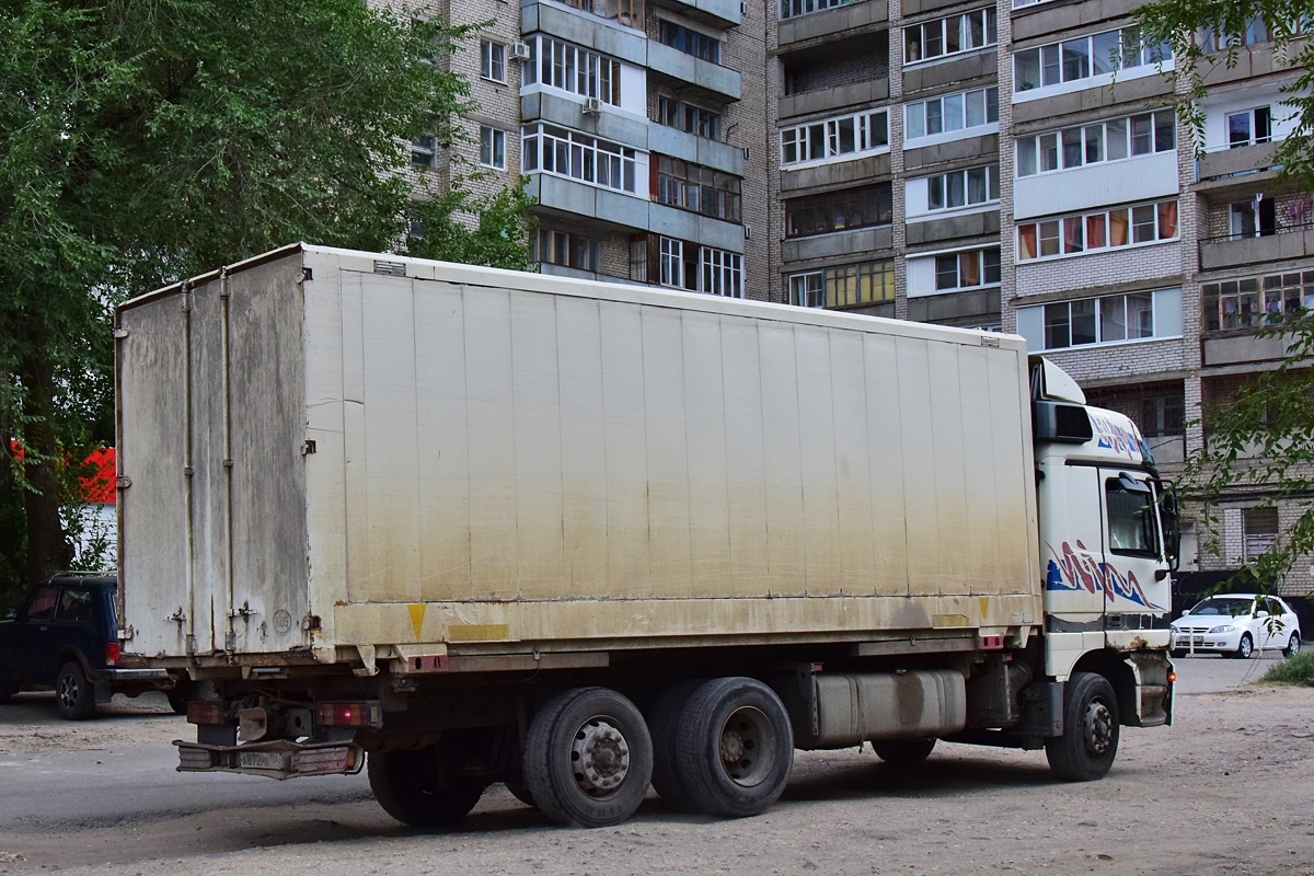 Волгоградская область, № А 872 МВ 134 — Mercedes-Benz Actros ('1997) 2540