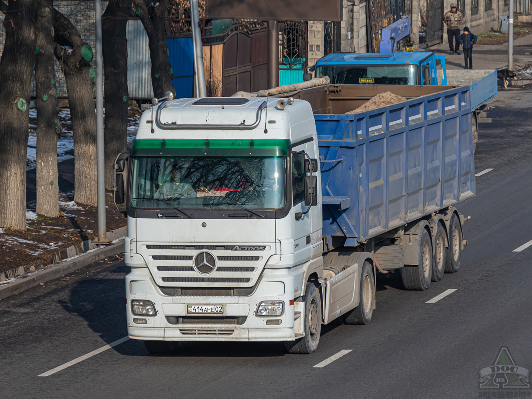 Алматы, № 414 AHE 02 — Mercedes-Benz Actros ('2003) 1841