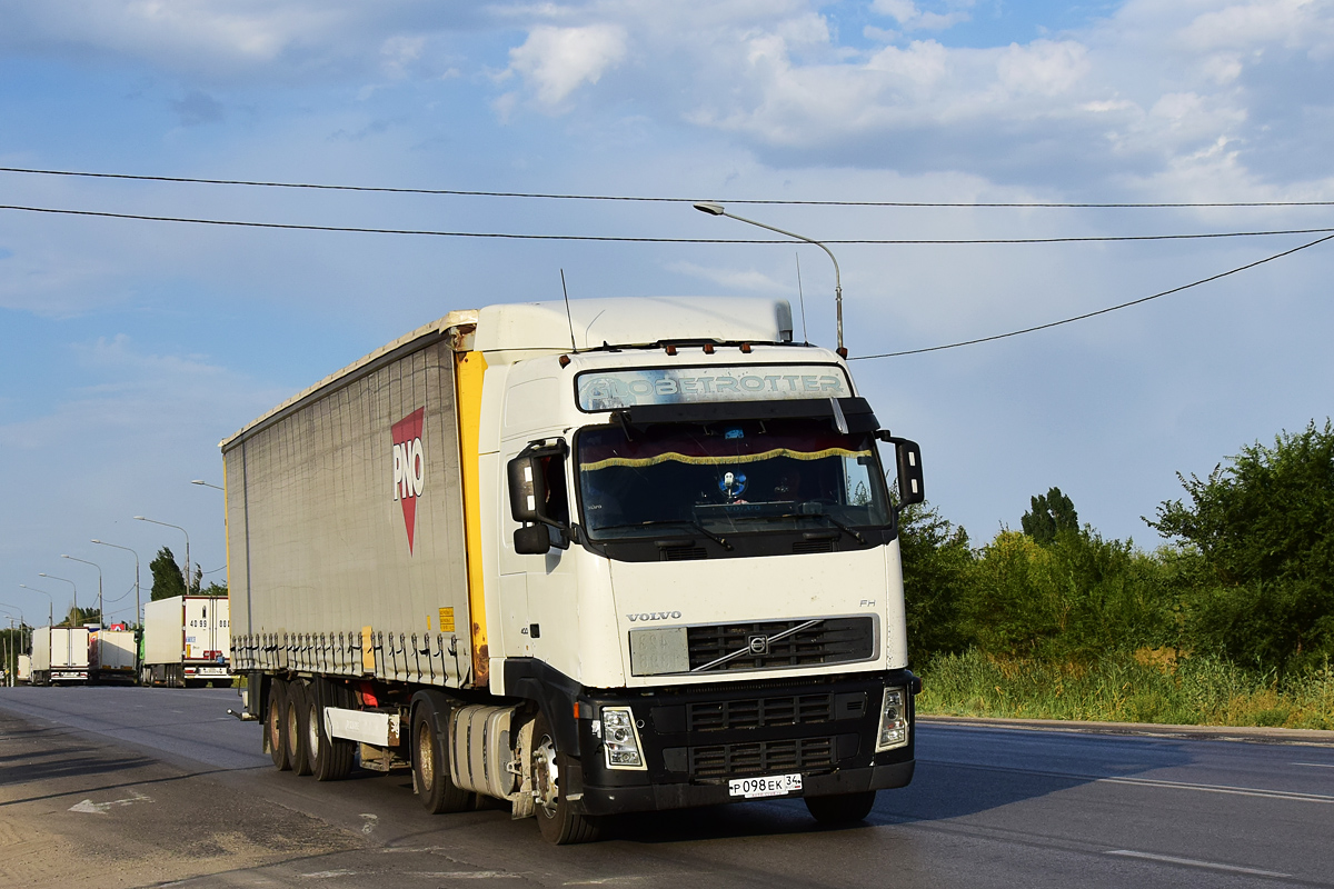 Волгоградская область, № Р 098 ЕК 34 — Volvo ('2002) FH12.400