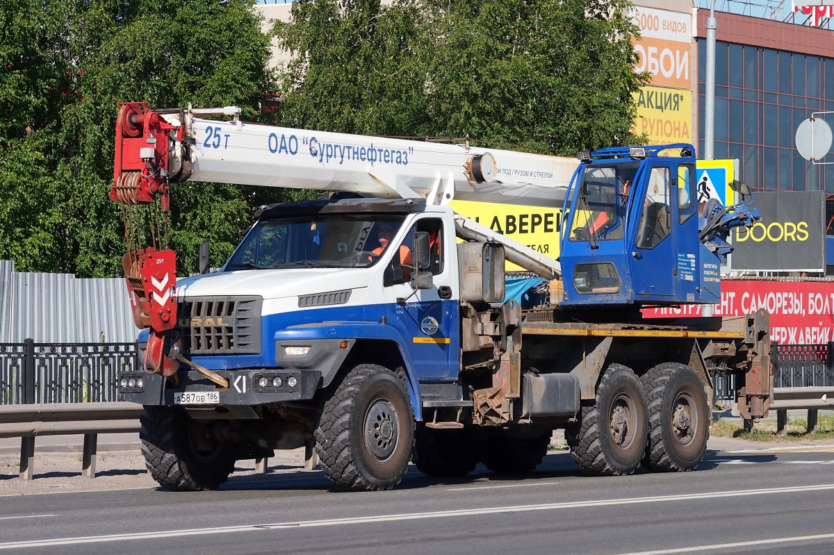 Ханты-Мансийский автоном.округ, № А 587 ОВ 186 — Урал NEXT 4320-72