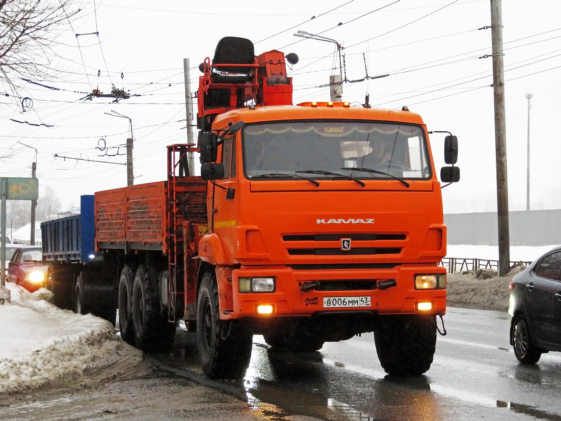Кировская область, № В 006 ММ 43 — КамАЗ-43118-46