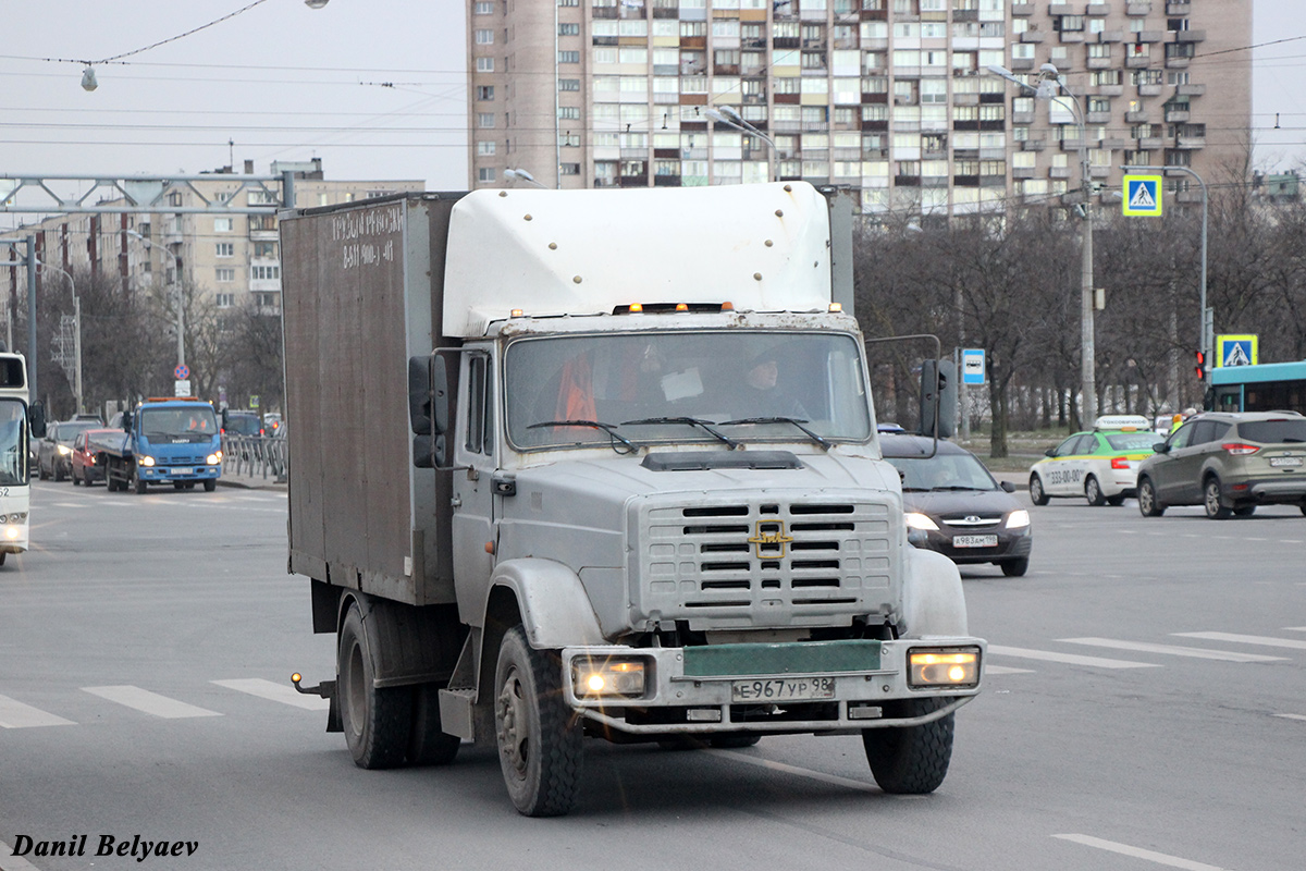 Санкт-Петербург, № Е 967 УР 98 — ЗИЛ-432932