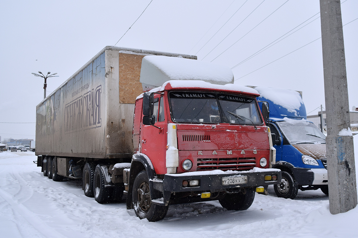 Татарстан, № У 208 КХ 16 — КамАЗ-54112