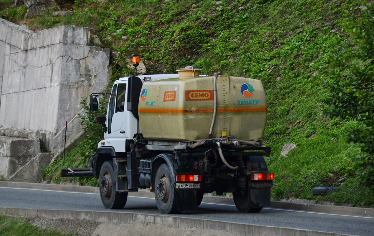 Краснодарский край, № В 405 НМ 77 — Mercedes-Benz Unimog U400