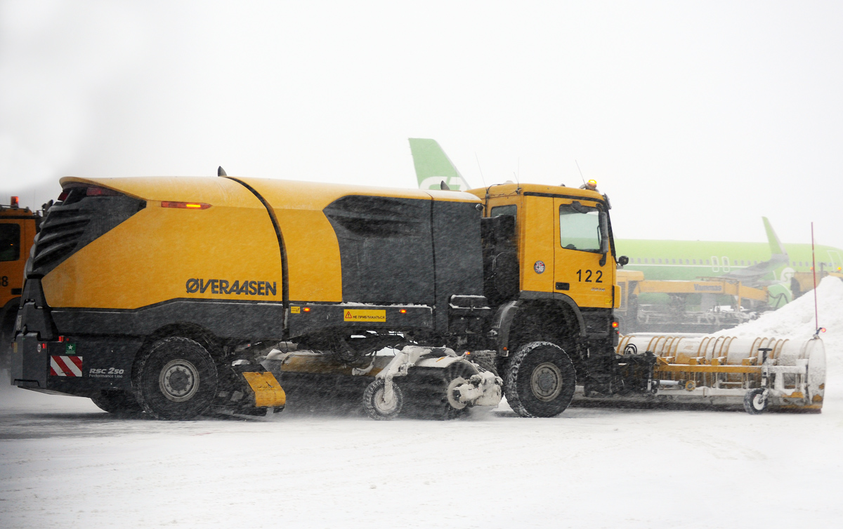 Новосибирская область, № 122 — Mercedes-Benz Actros ('2009)