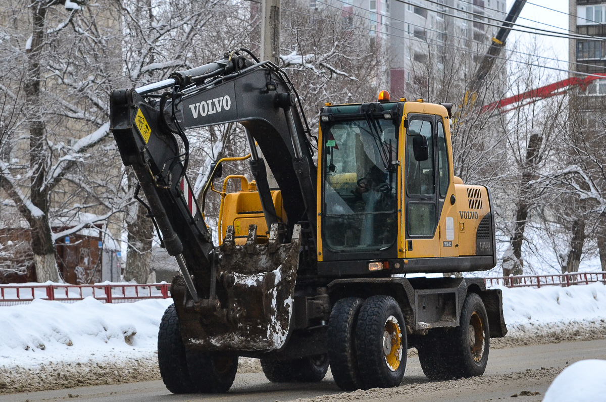 Волгоградская область, № 9287 СН 34 — Volvo EW145