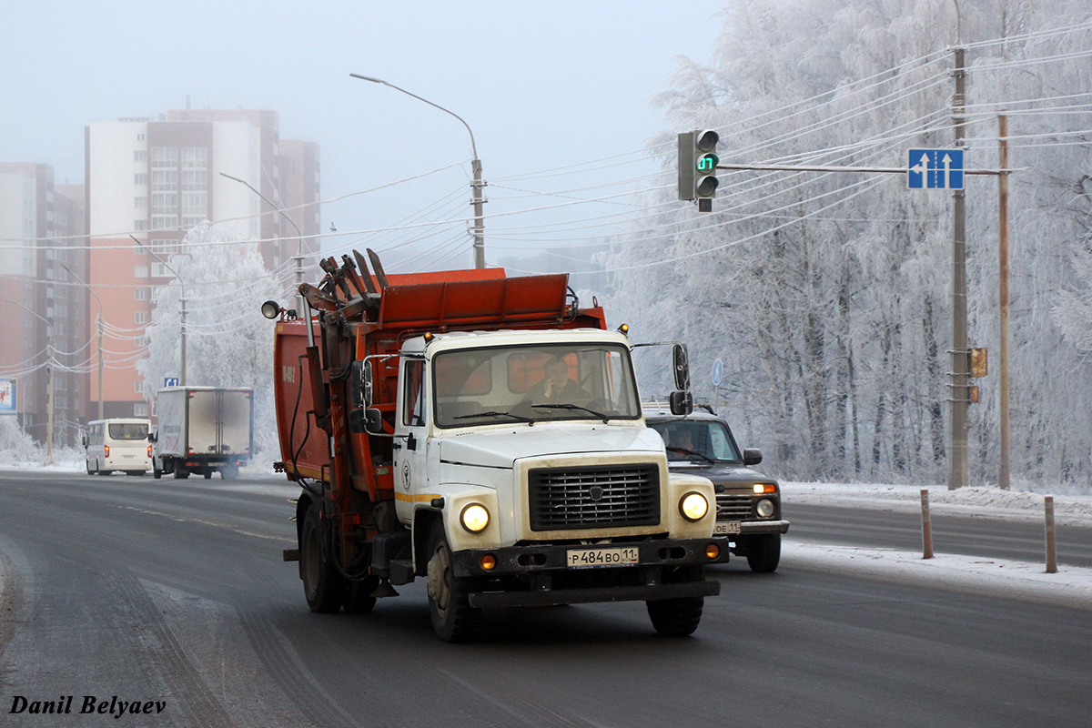 Коми, № Р 484 ВО 11 — ГАЗ-3309