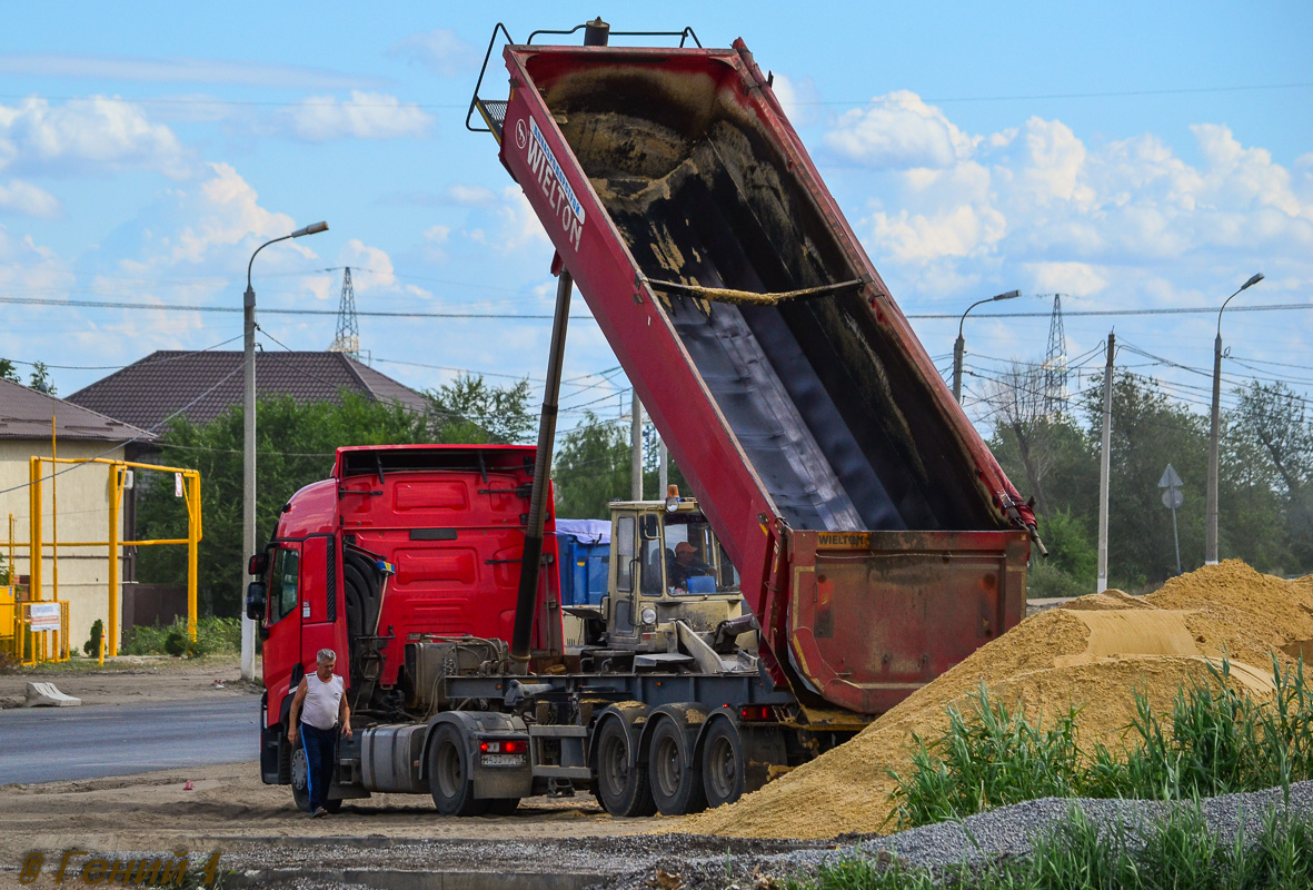 Ростовская область, № М 433 УУ 161 — Renault T-Series ('2013)