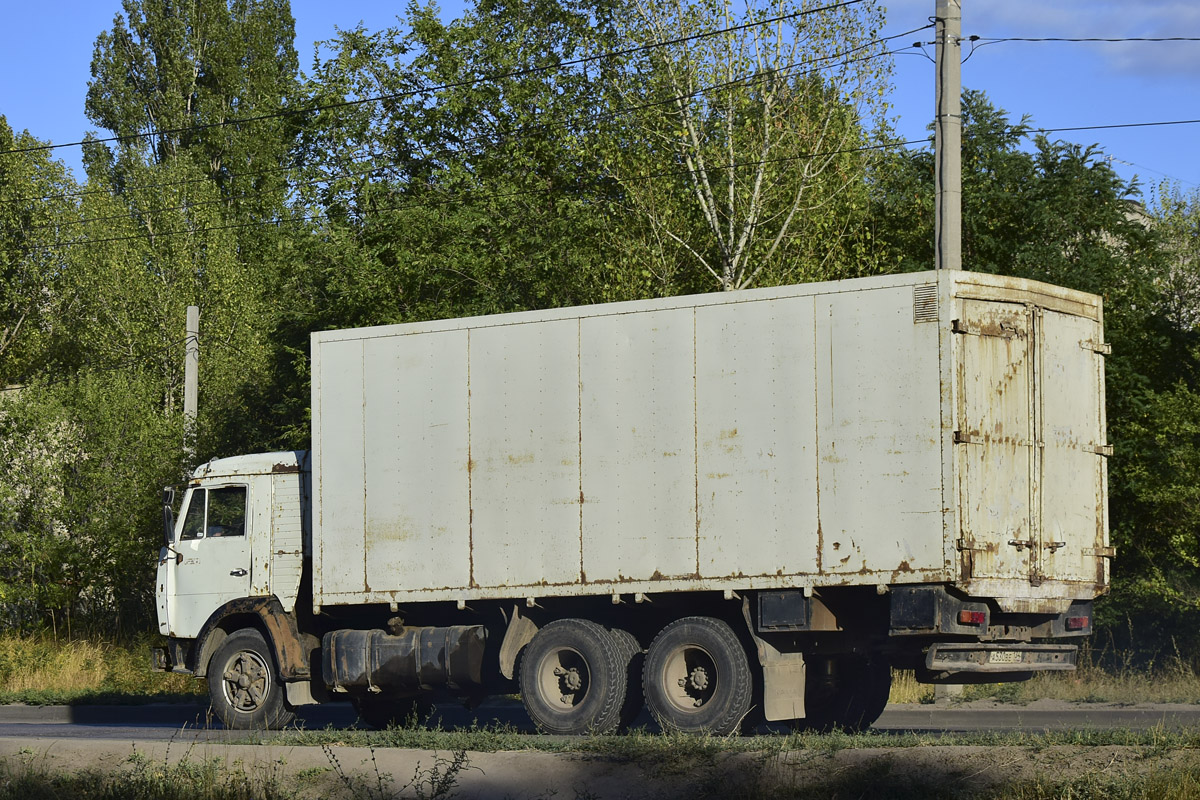 Волгоградская область, № А 530 ВЕ 134 — КамАЗ-53212