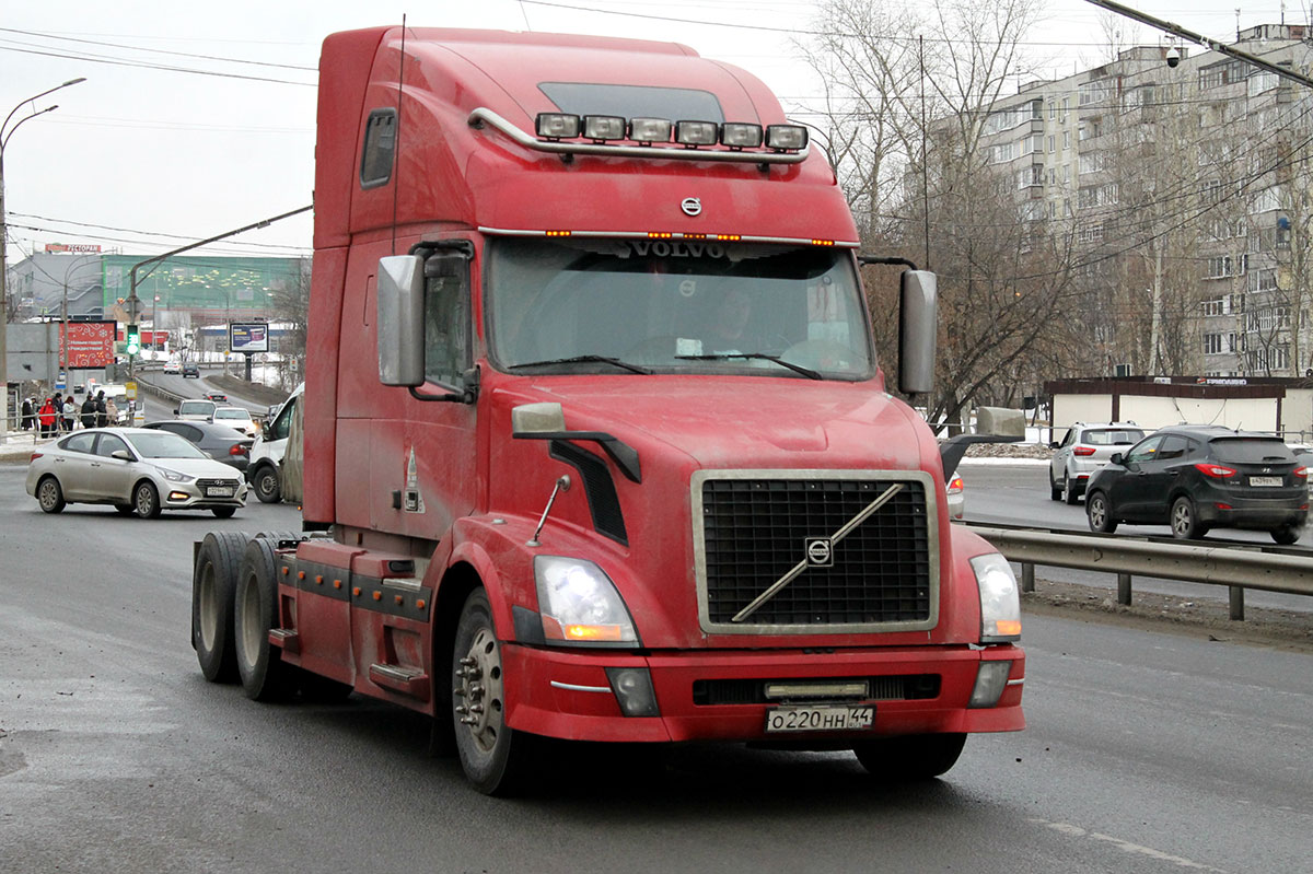 Костромская область, № О 220 НН 44 — Volvo VNL670