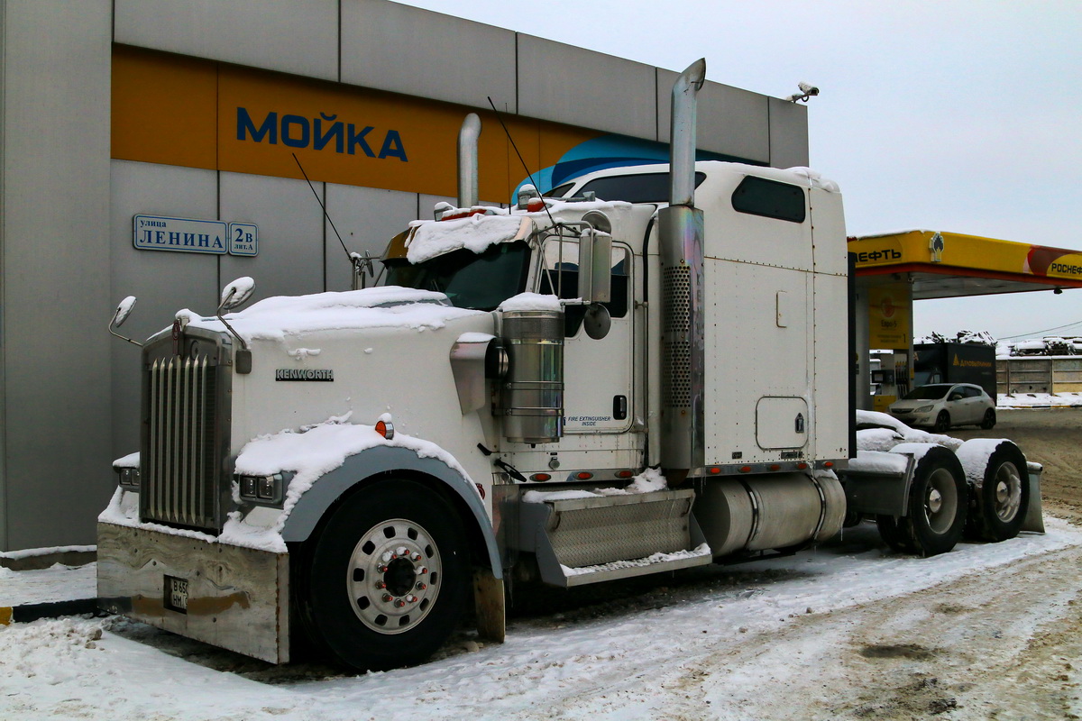 Санкт-Петербург, № В 650 НМ 09 — Kenworth W900