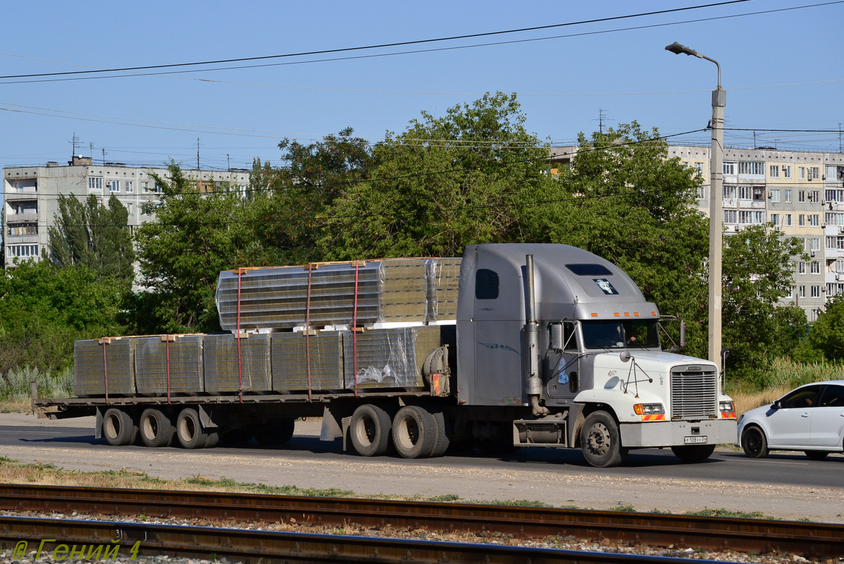 Волгоградская область, № Р 108 УУ 34 — Freightliner FLD 120