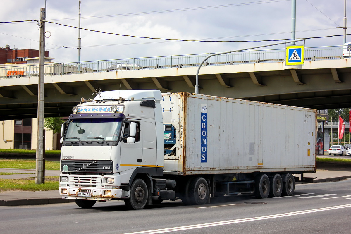 Санкт-Петербург, № Е 138 КК 198 — Volvo ('1993) FH12.380