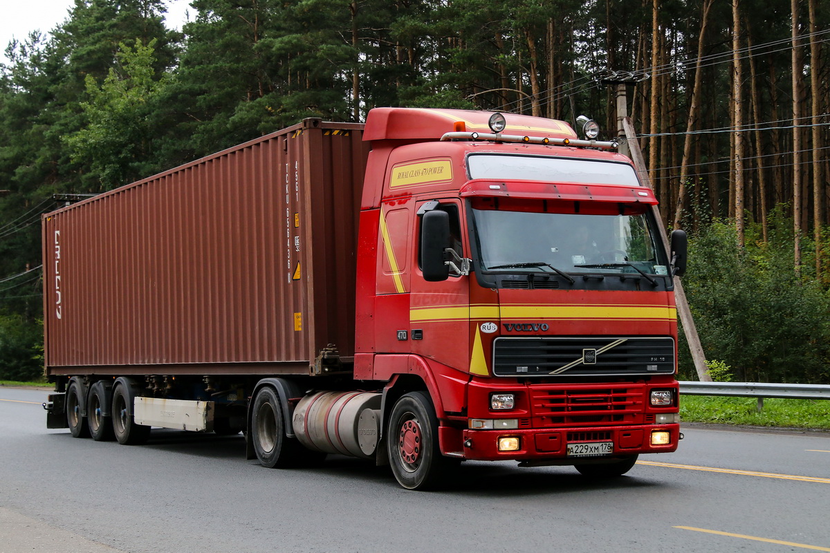 Санкт-Петербург, № А 229 ХМ 178 — Volvo ('1993) FH16.520