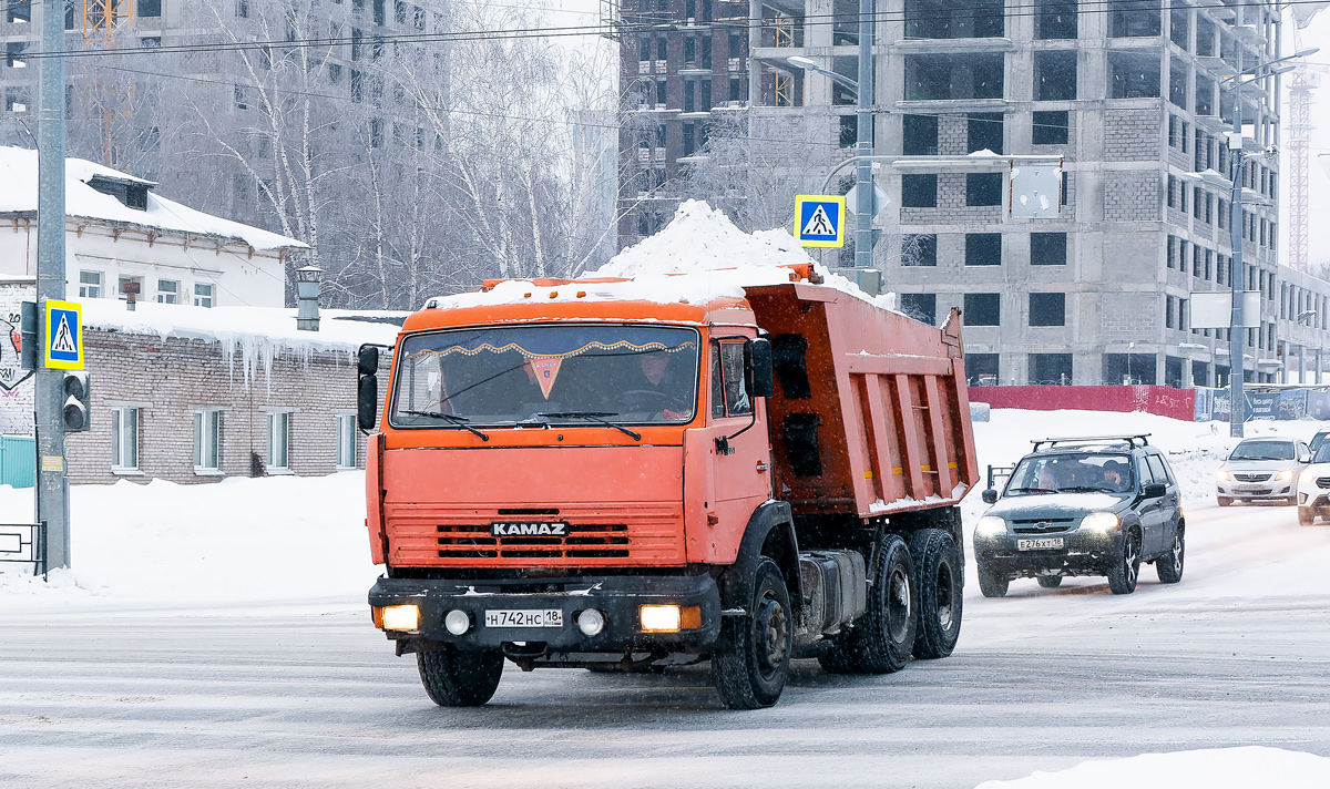 Удмуртия, № Н 742 НС 18 — КамАЗ-65115 [651150]